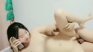 日韩欧美不卡一区二区高清-vavababy 面 試 畢 業 生 被 颻 渴 的 OL約 到 旅 館 脫 下 褲 子 吃 各 種 姿 勢 狂 抽 猛 送 全 部 射 嘴 巴 吞 淨